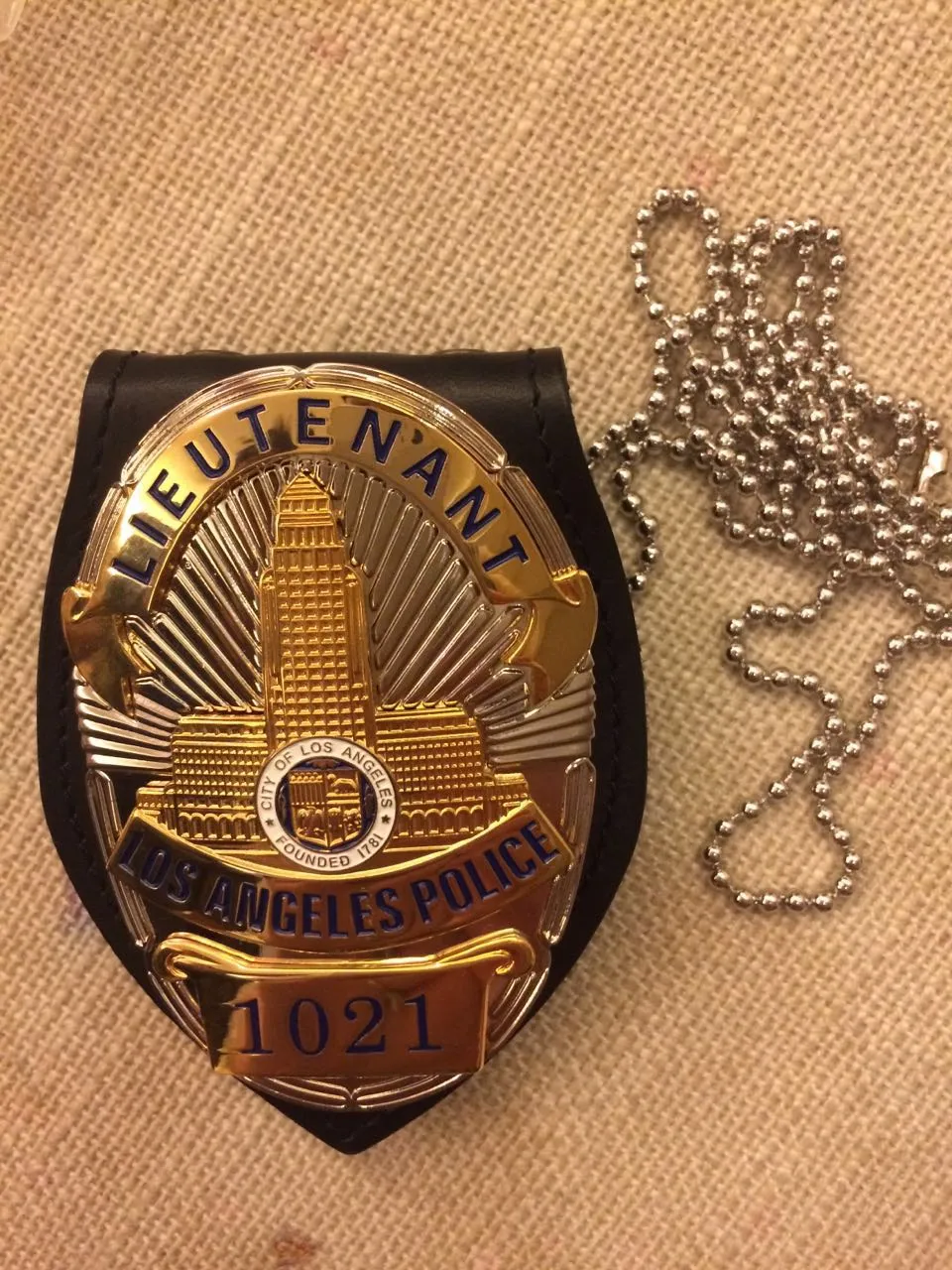Los Angeles Police Department  LAPD Badge Replic- police officer/captain /sergeant  /detective / with suitable holder and chain