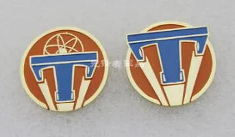 NASA's Atlantis sts-135 space shuttle mission badge Tomorrowland pin/passport commemorative badge/badge