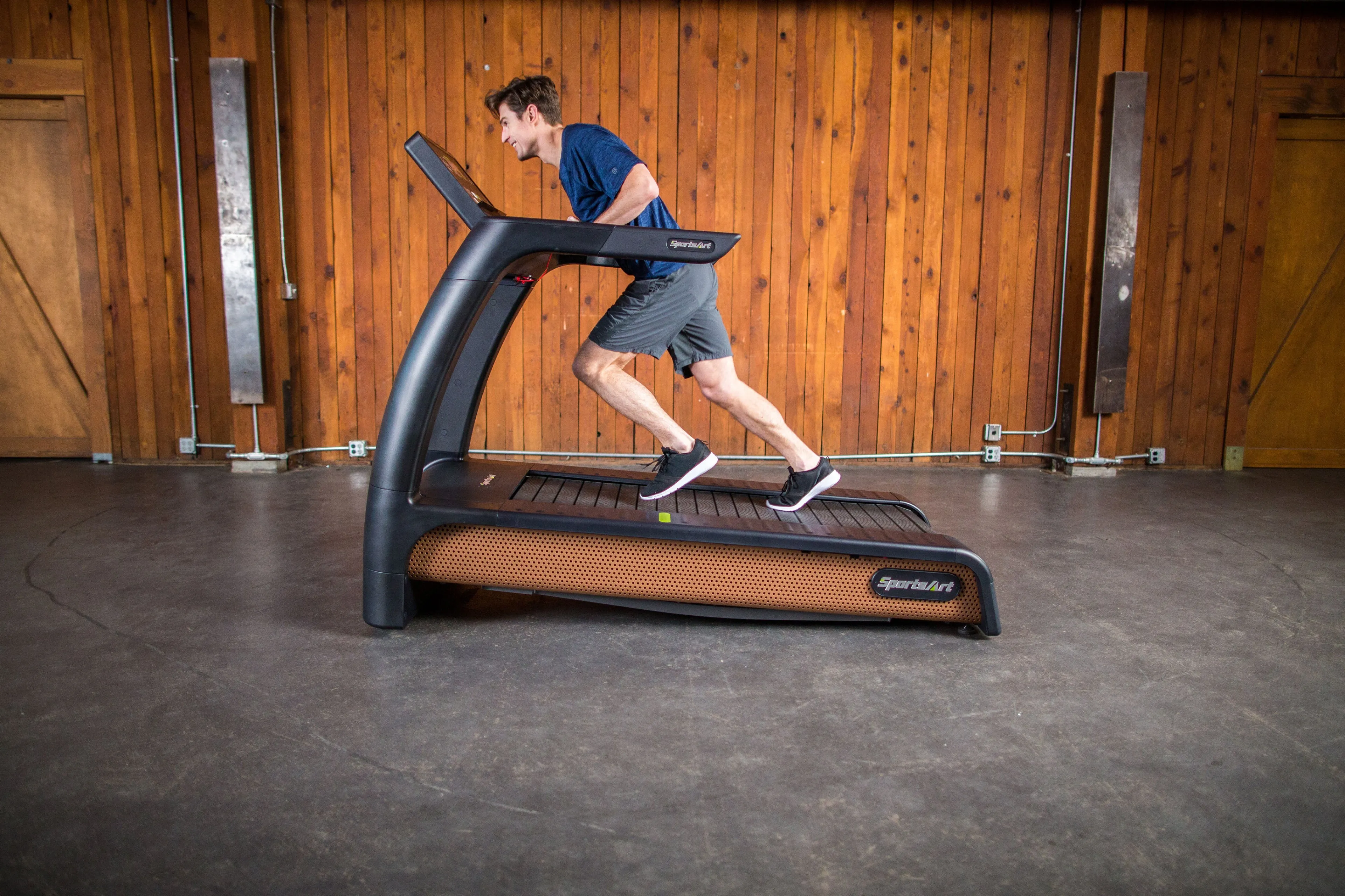 SportsArt N685 Verde Status Eco-Natural Treadmill