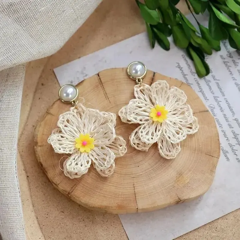 Unique Rattan Earrings Wooden Women Elegant Bohemian Long Earrings Fashion Exaggerate Big Boho Earrings Statement Jewelry 2024