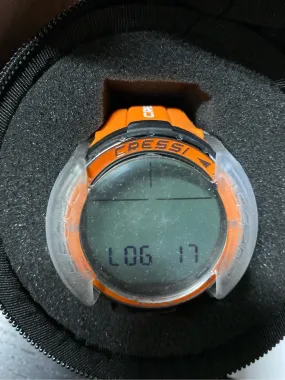 Used Cressi King Wrist Dive Computer - Orange (Log 17) Used Cressi King Wrist Dive Computer - Orange (Log 17)