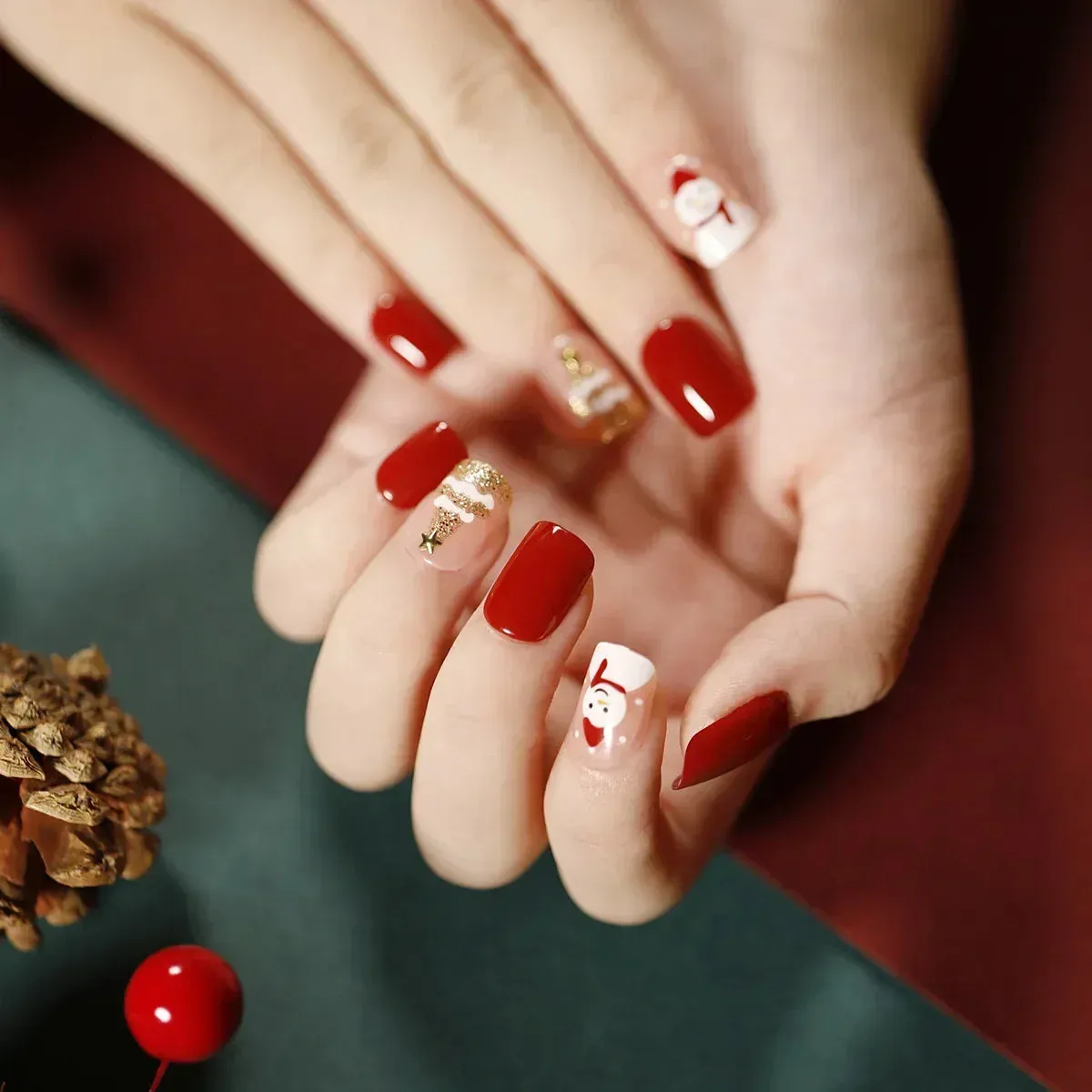 Wenkouban-24pcs Gold Powder Christmas Fake Nails Snowflake Design False Nails Art Full Cover Waterproof Removable Artificial Press on Nail