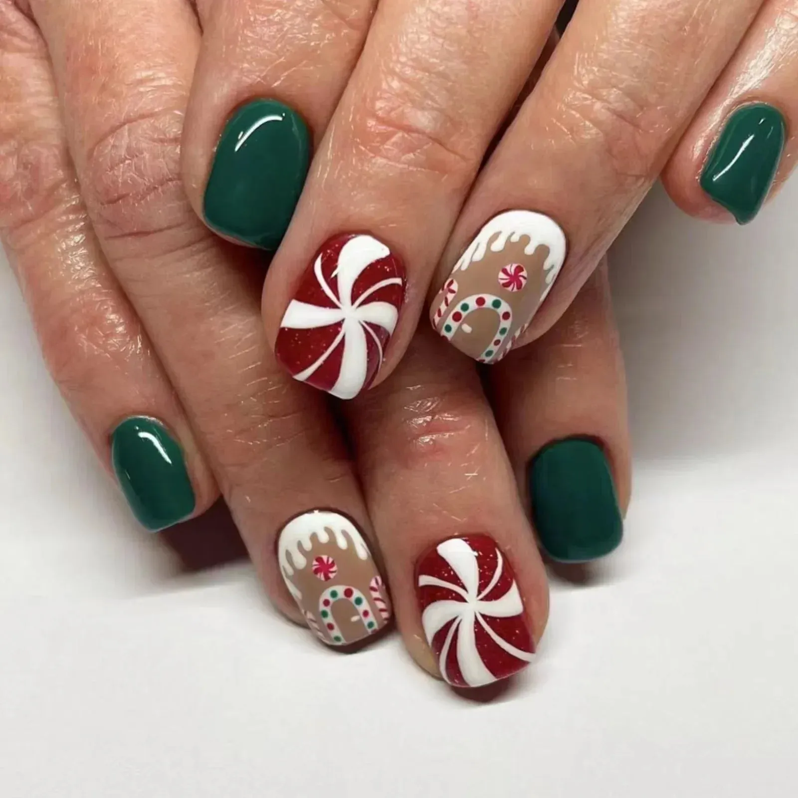 Wenkouban-24pcs Gold Powder Christmas Fake Nails Snowflake Design False Nails Art Full Cover Waterproof Removable Artificial Press on Nail