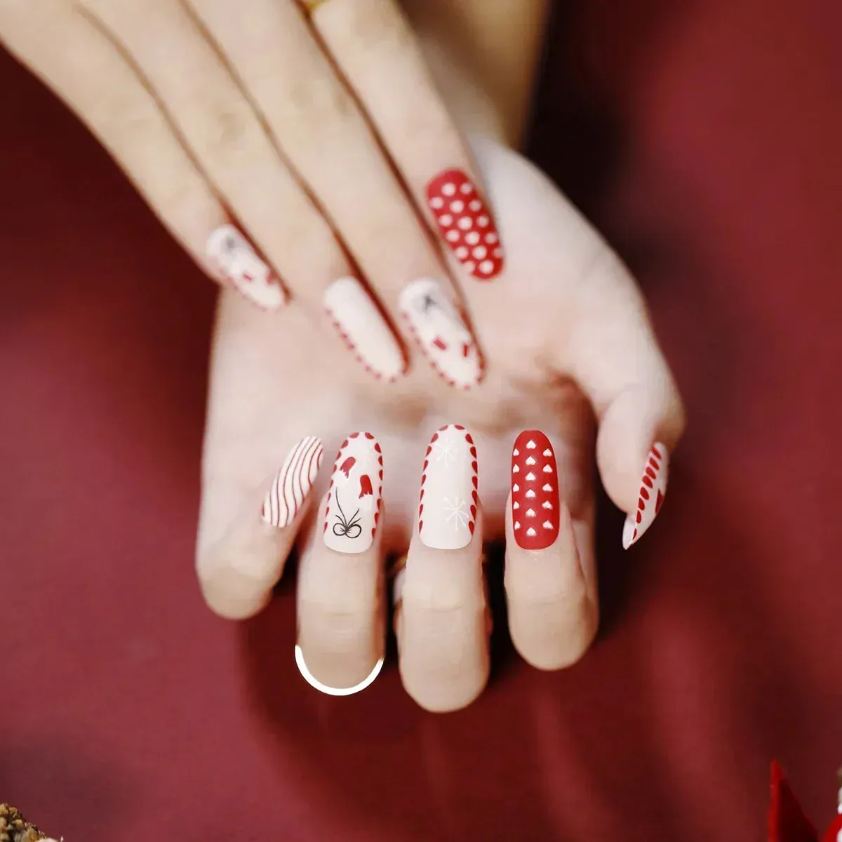 Wenkouban-24pcs Gold Powder Christmas Fake Nails Snowflake Design False Nails Art Full Cover Waterproof Removable Artificial Press on Nail