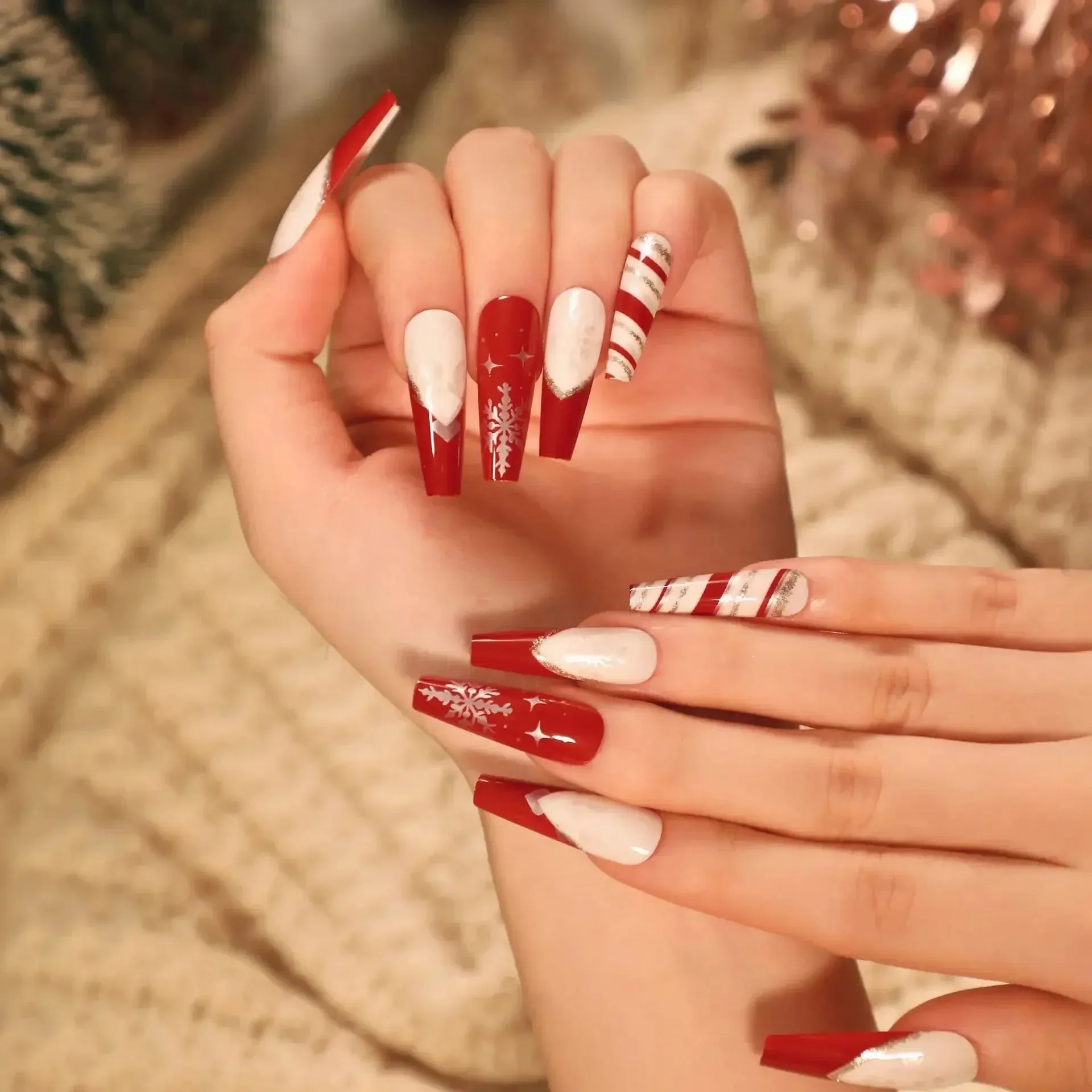 Wenkouban-24pcs Gold Powder Christmas Fake Nails Snowflake Design False Nails Art Full Cover Waterproof Removable Artificial Press on Nail