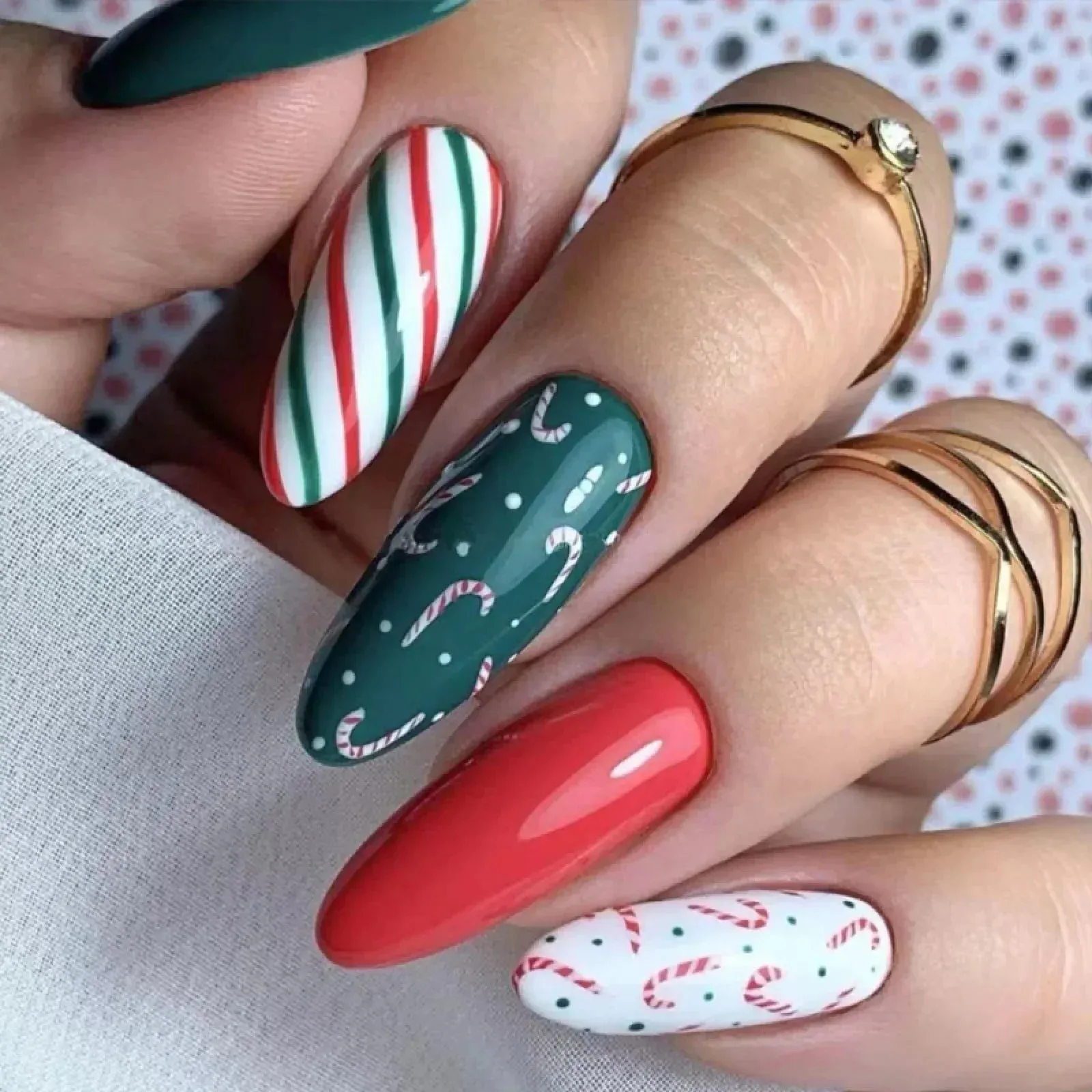 Wenkouban-24pcs Gold Powder Christmas Fake Nails Snowflake Design False Nails Art Full Cover Waterproof Removable Artificial Press on Nail