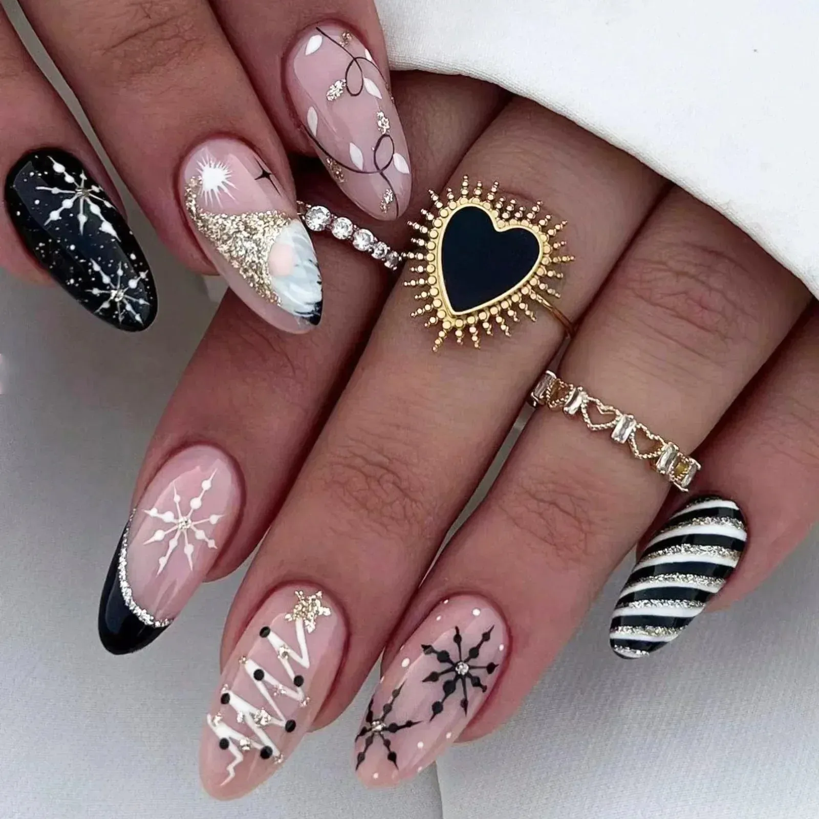 Wenkouban-24pcs Gold Powder Christmas Fake Nails Snowflake Design False Nails Art Full Cover Waterproof Removable Artificial Press on Nail