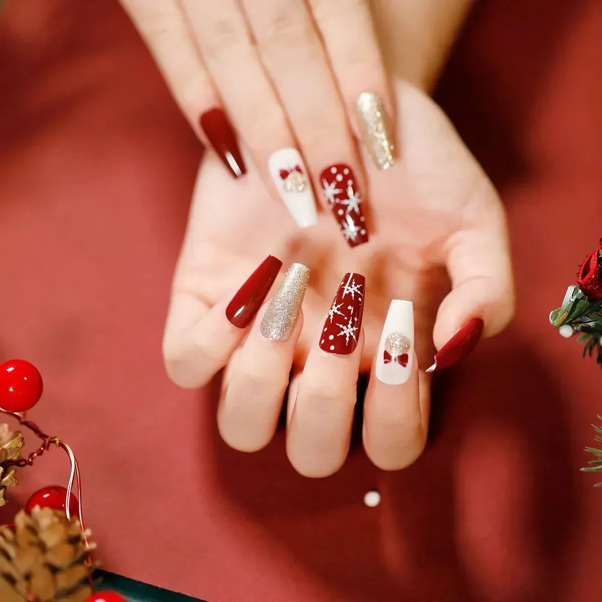 Wenkouban-24pcs Gold Powder Christmas Fake Nails Snowflake Design False Nails Art Full Cover Waterproof Removable Artificial Press on Nail