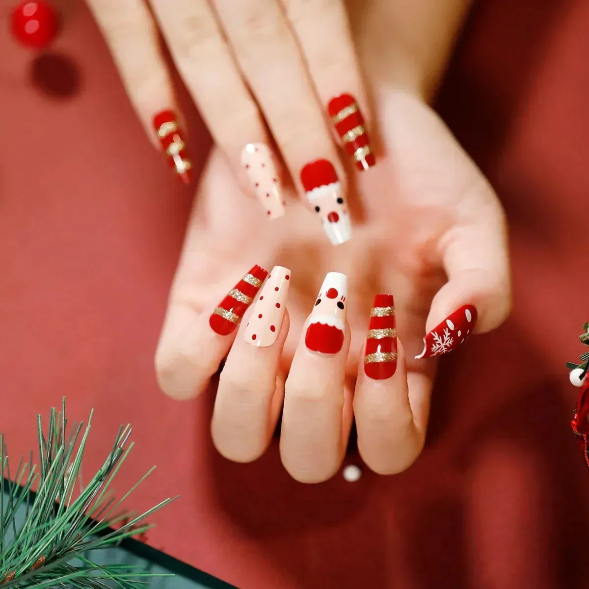 Wenkouban-24pcs Gold Powder Christmas Fake Nails Snowflake Design False Nails Art Full Cover Waterproof Removable Artificial Press on Nail